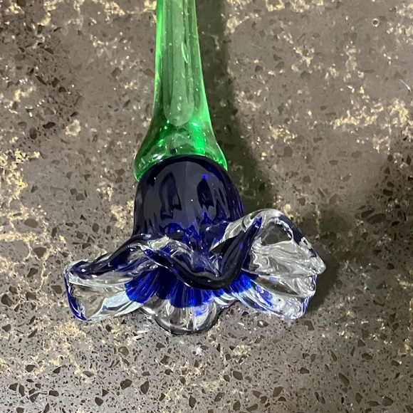 Glass Flower - Picture 4 of 11